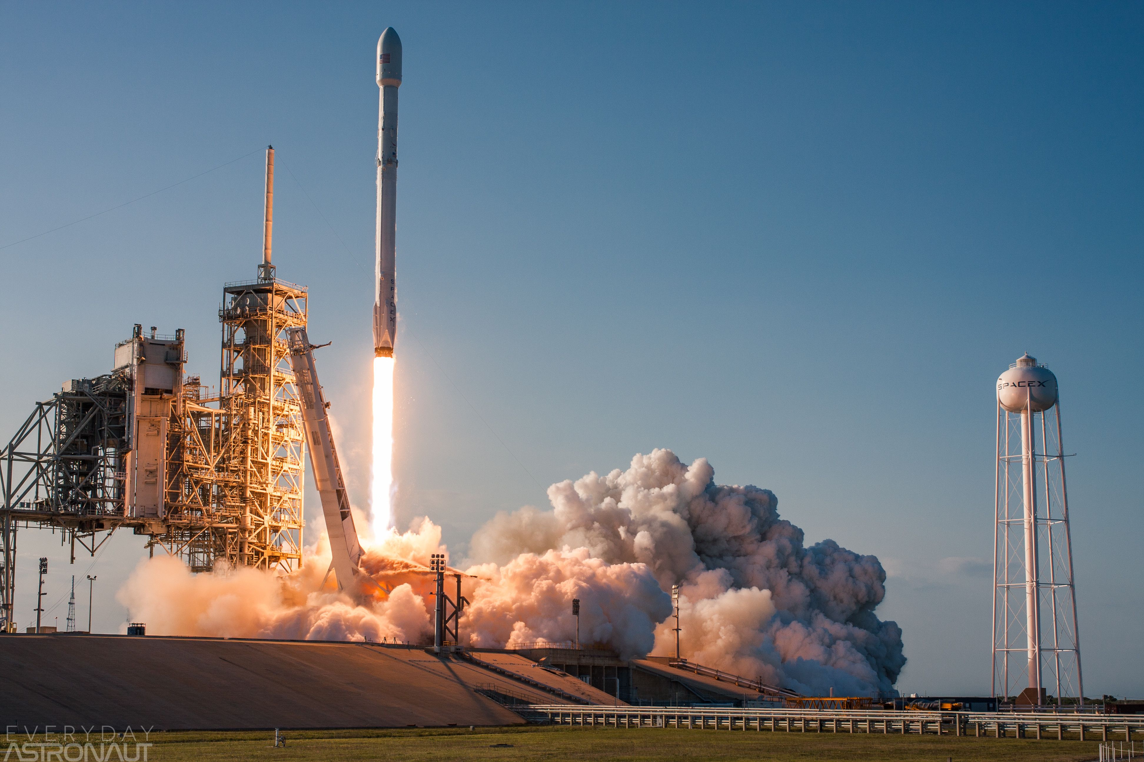 Thrilling launch at SpaceX Rocket Background Witness history in the making
