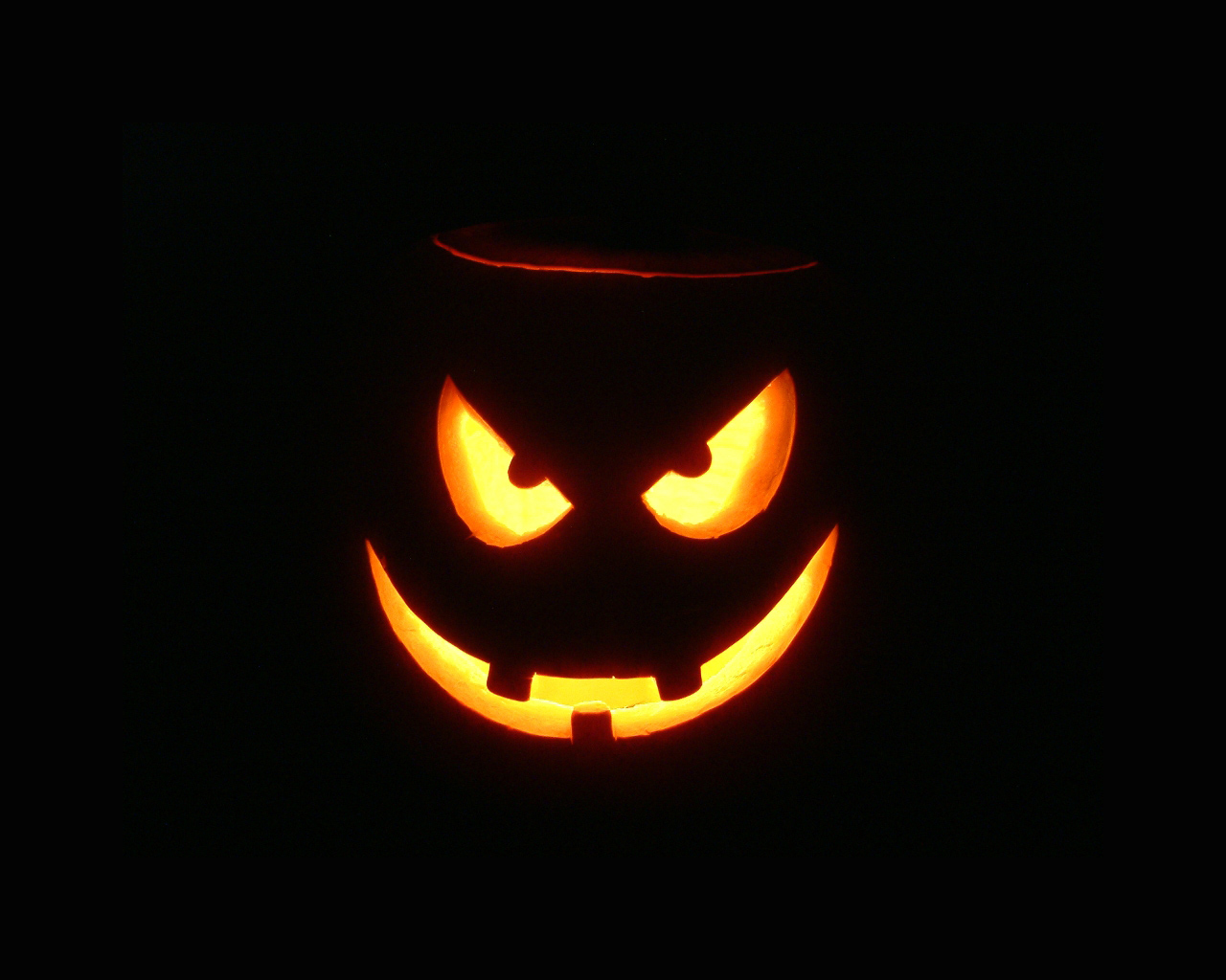 Creepy Halloween Pumpkin and Jack O Lantern pictures