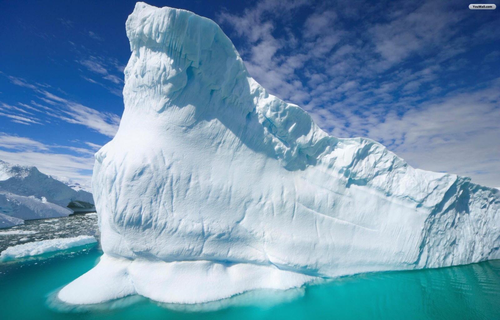 Youwall Iceberg Wallpaper