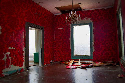Red Wallpaper in Living Room Flickr   Photo Sharing