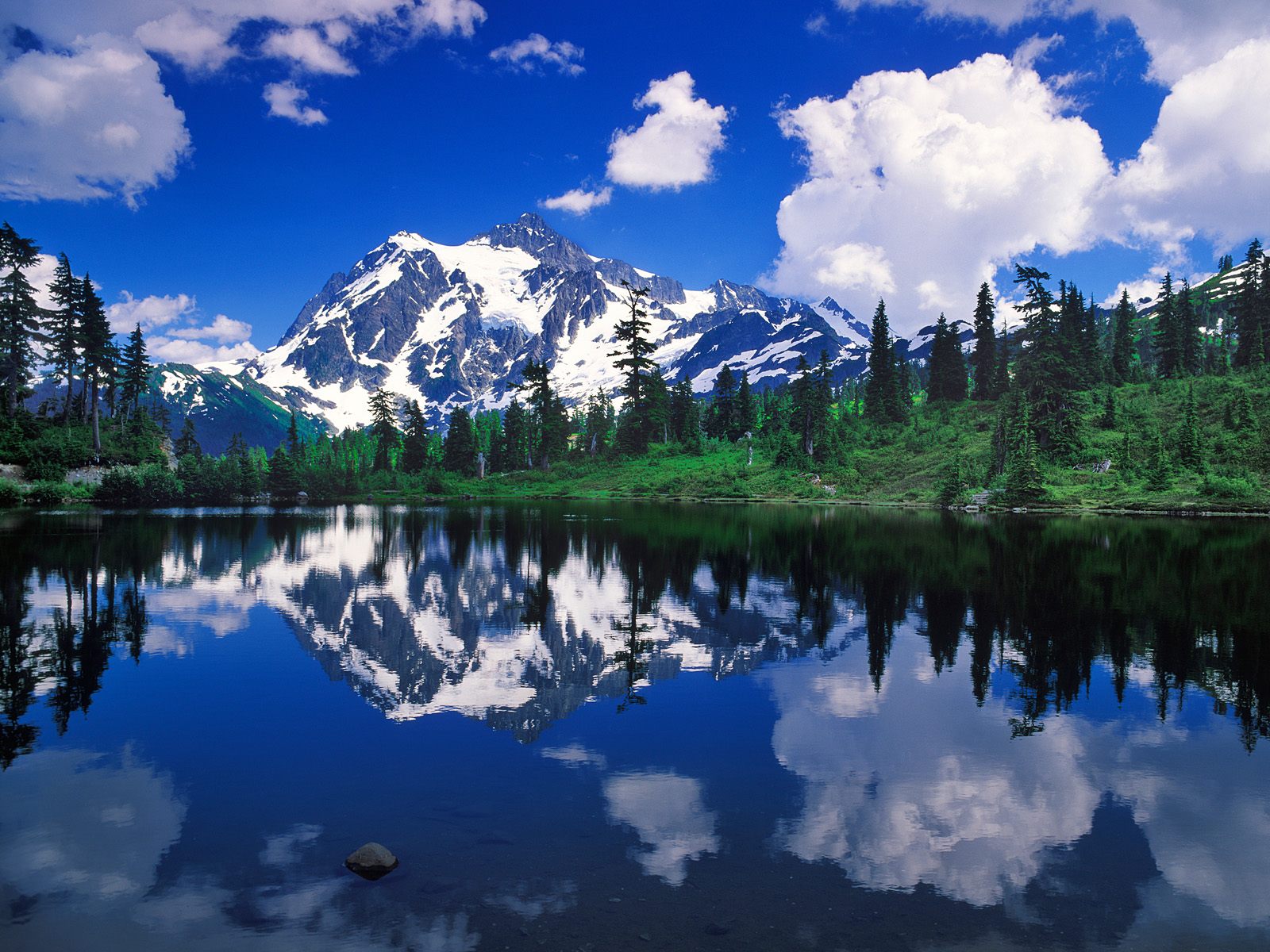 Hq Mount Shuksan Mirrored On Picture Lake Washington Wallpaper