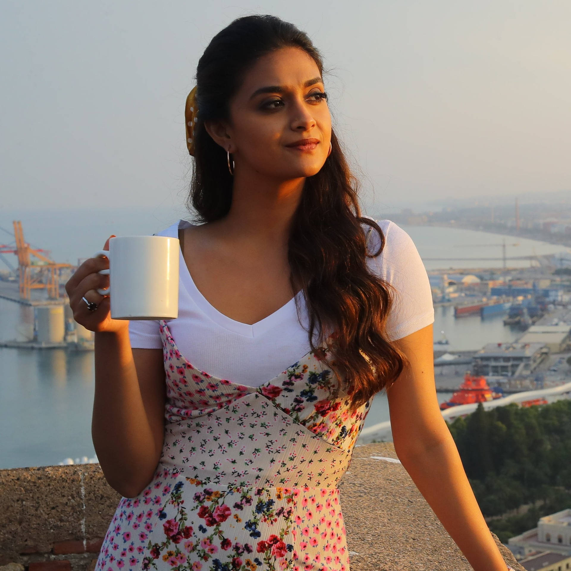 Keerthi Suresh Harbor Shot 9ohgewfzlbr5jkt8 Wallpaper