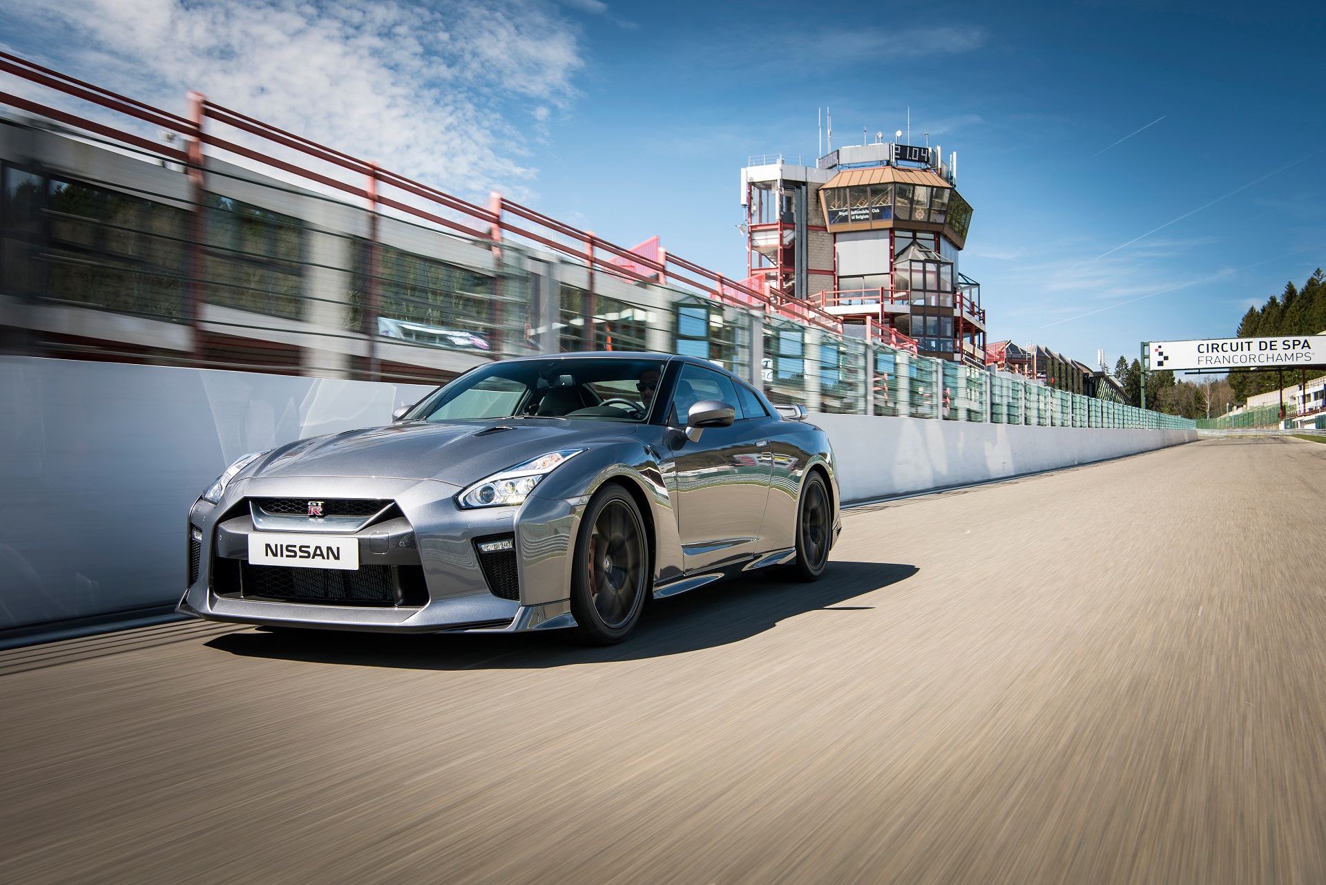 Nissan Gt R Detailed In New Video And Photos
