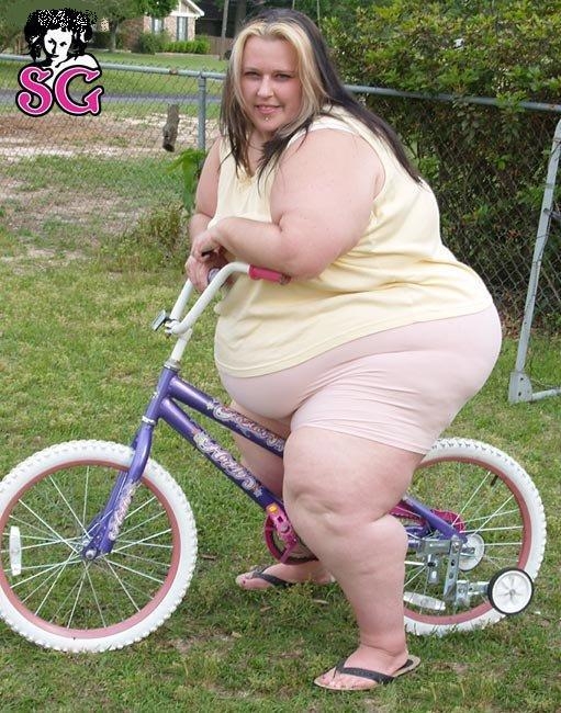 41456d1316528473 Naked Girls On Bikes Fat Girl Riding Bicycle Jpg