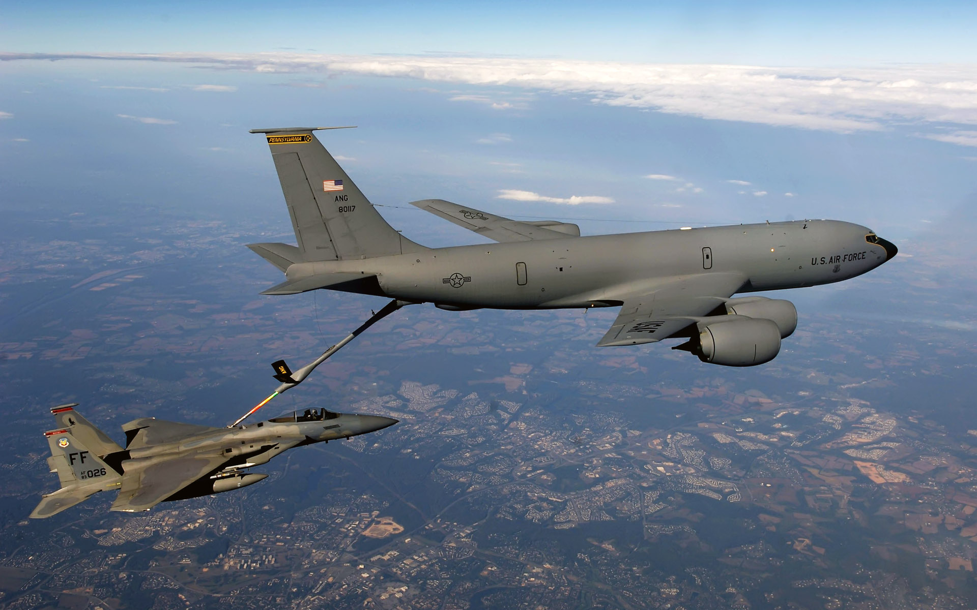 15 Eagle Receives fuel from KC 135 Stratotanker Wallpapers HD