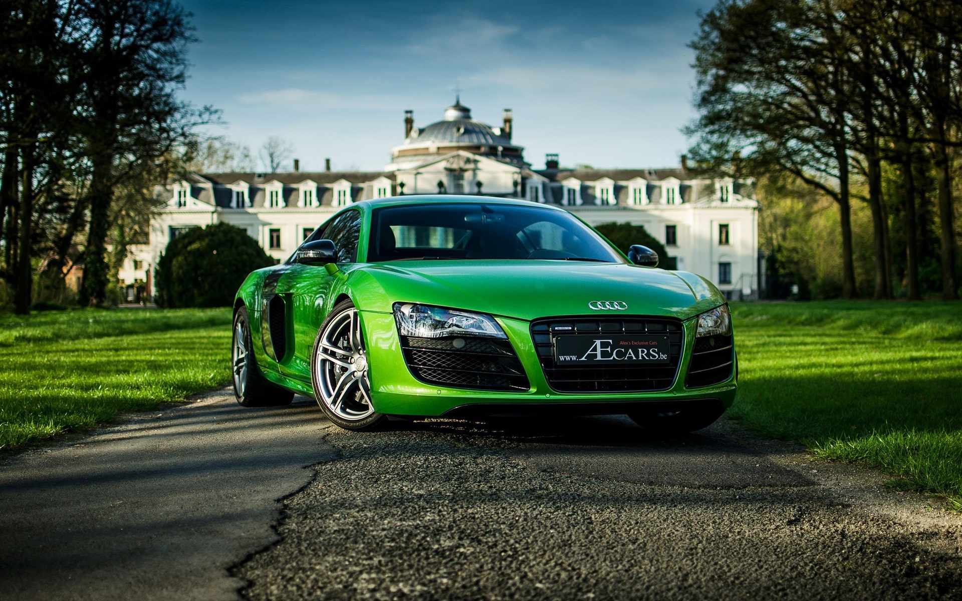 Wallpaper Audi R8 Green Supercar Front HD Picture