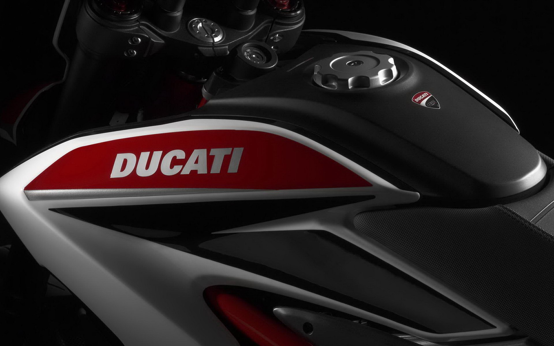 Ducati Logo Wallpaper Logo Ducati Hypermotard