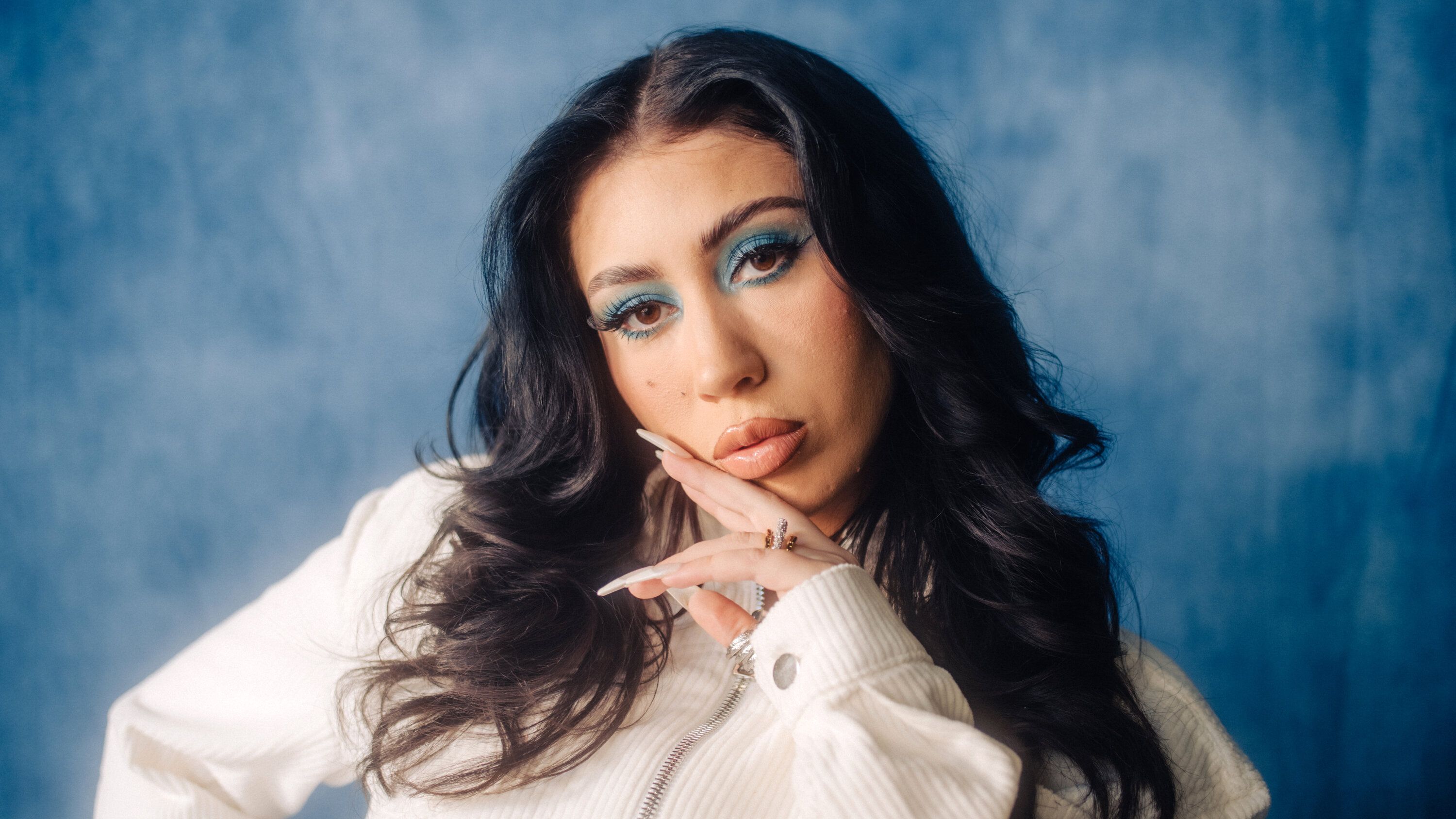Kali Uchis Aesthetic Wallpaper