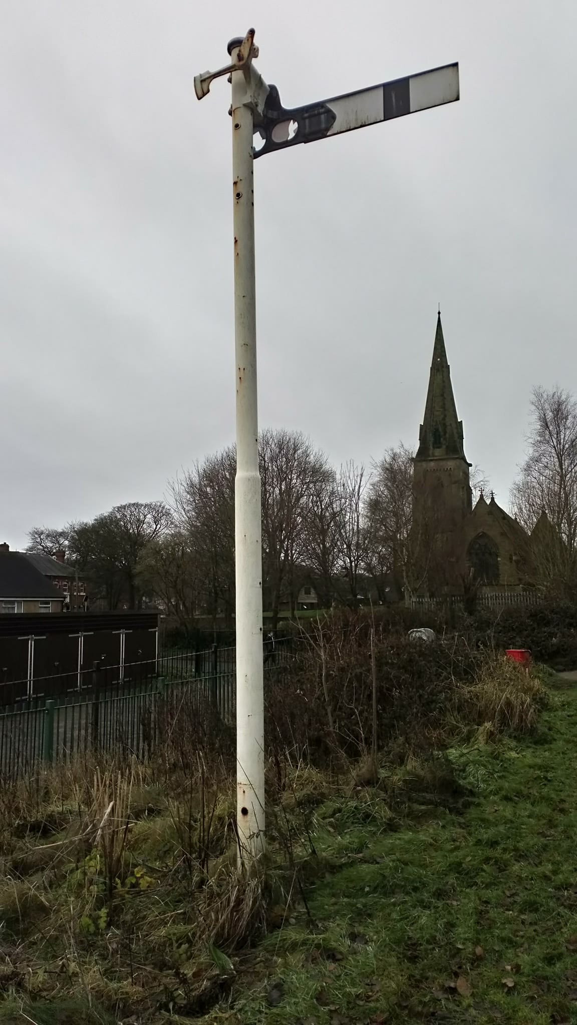 File A Signal Pole Near Crown Street Halt The Church At