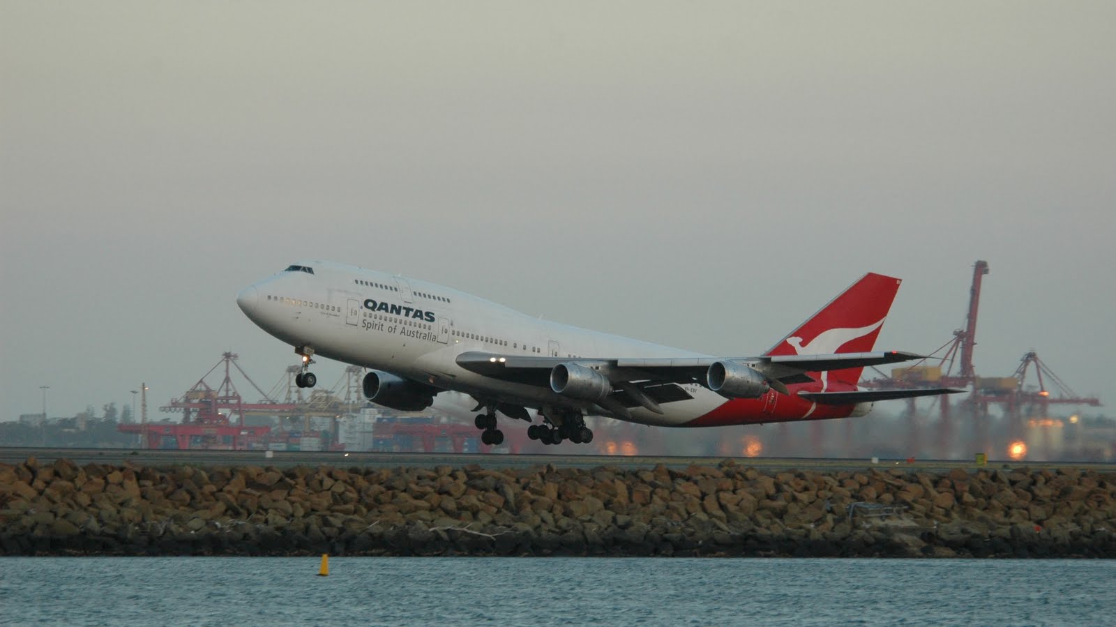 Qantas Spirit Of Australia Boeing Takeoff Wallpaper