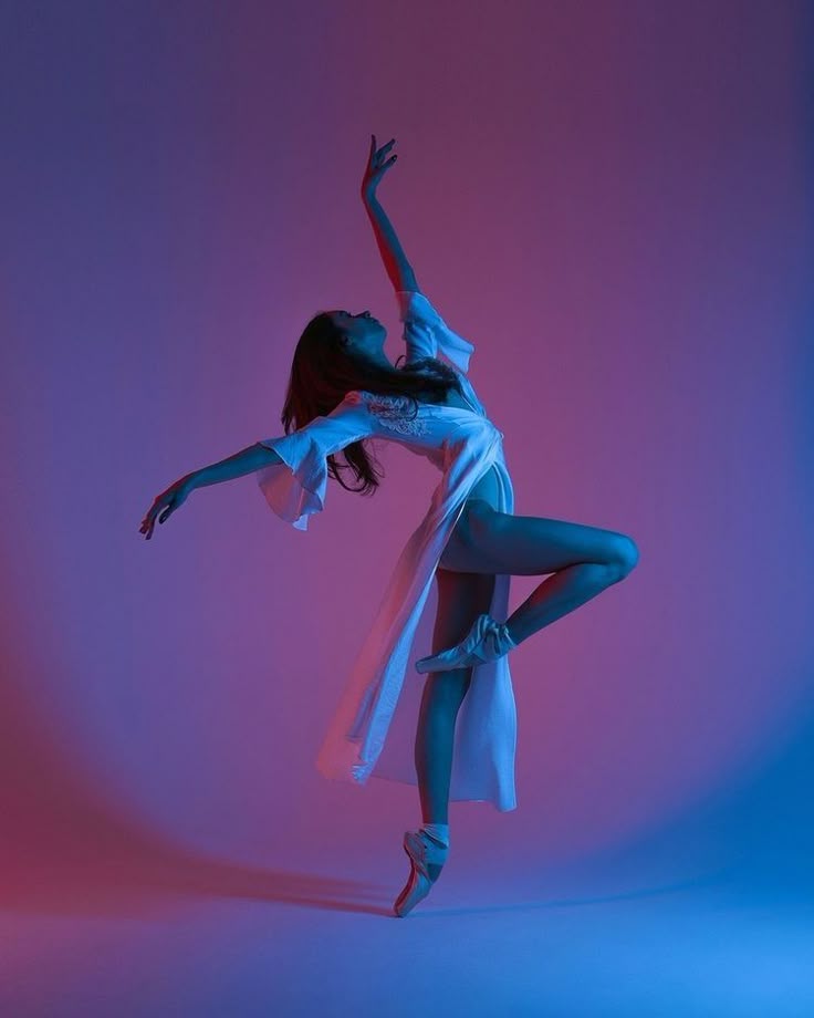 Kiersten Dances On Just Dance Wallpaper