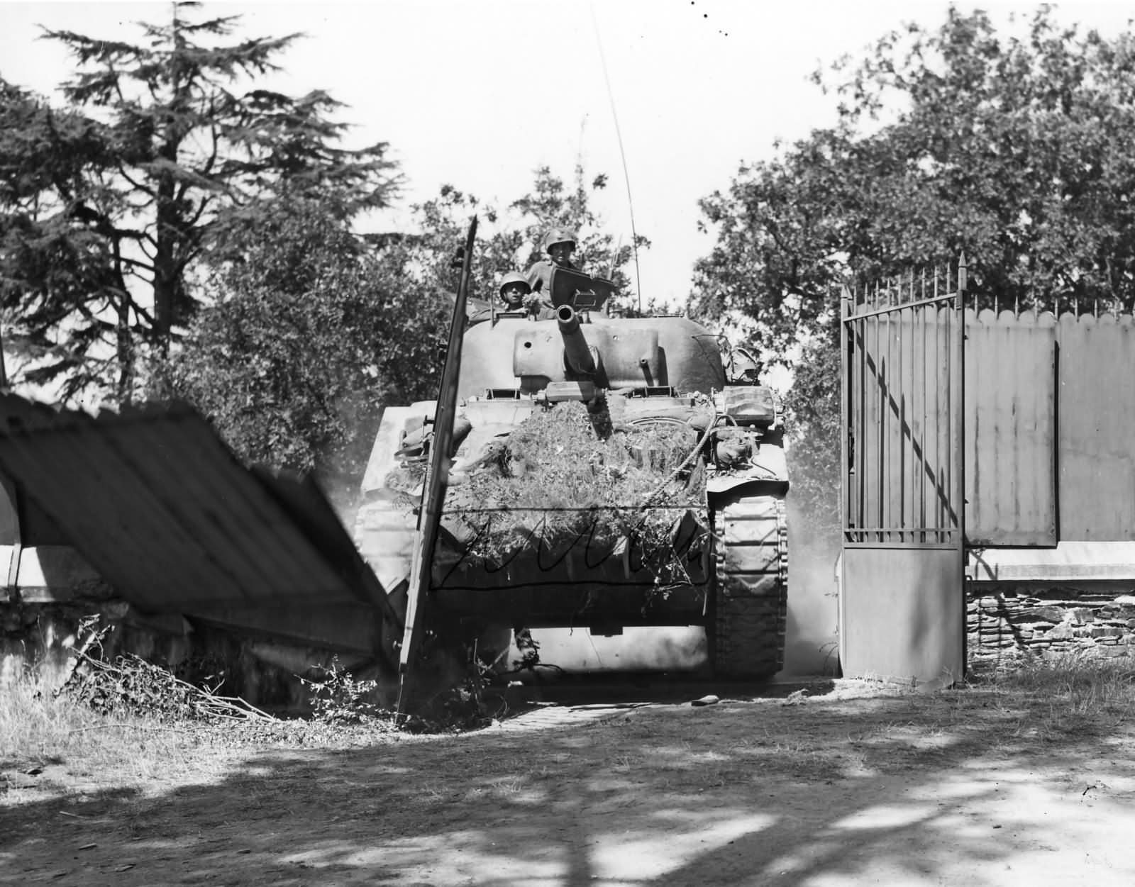 Sherman Tank Weapon Military Tanks Retro Soldier F Wallpaper