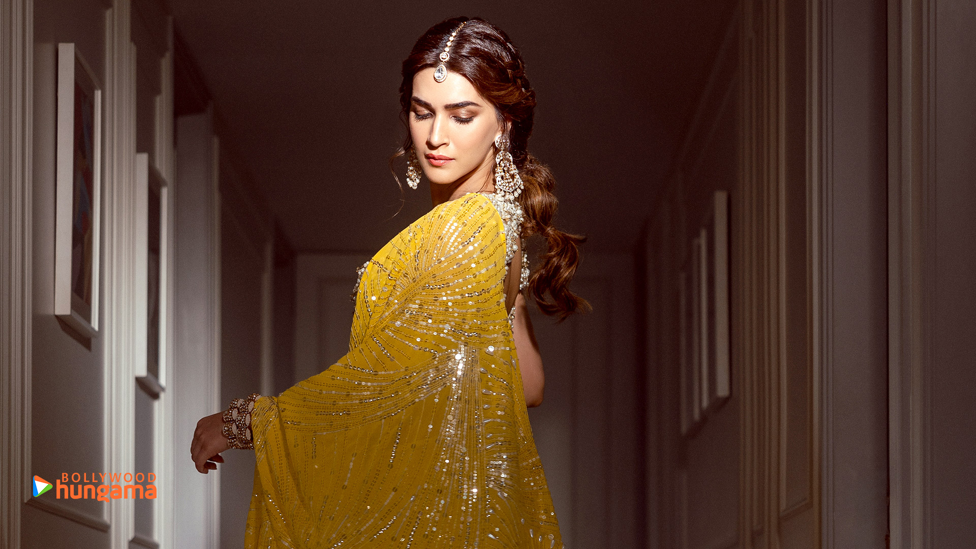 Kriti Sanon Wallpaper