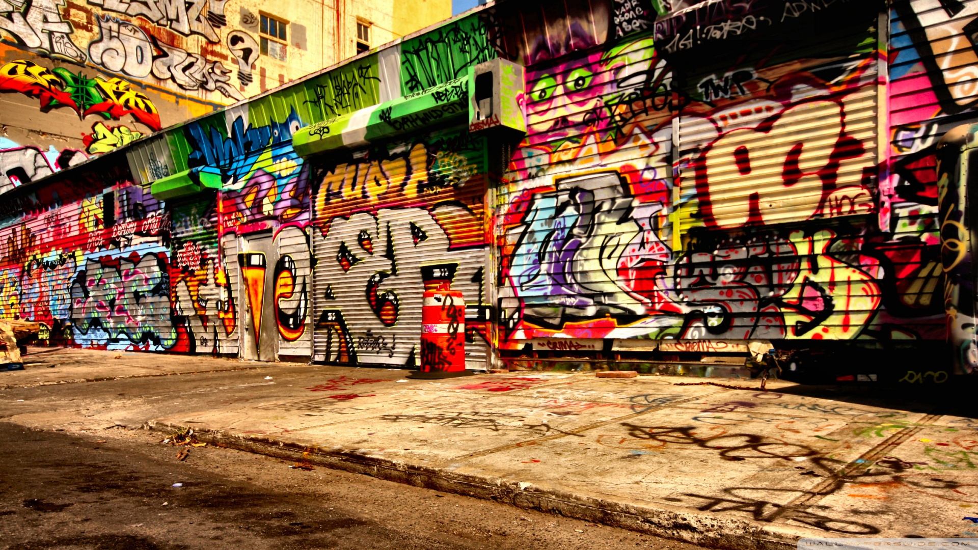 Graffiti Art On Walls Wallpaper