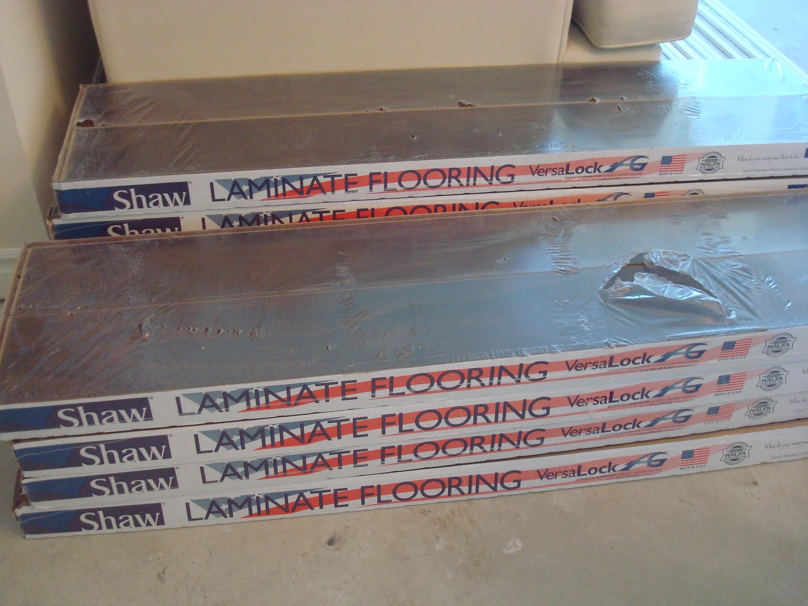 Can You Install Laminate Flooring Over Carpet Ehow HD Wallpaper