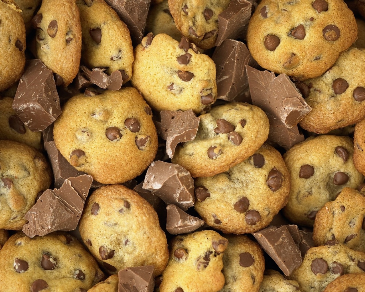 Can Soccer Players Eat Cookies? Here's the Answer!