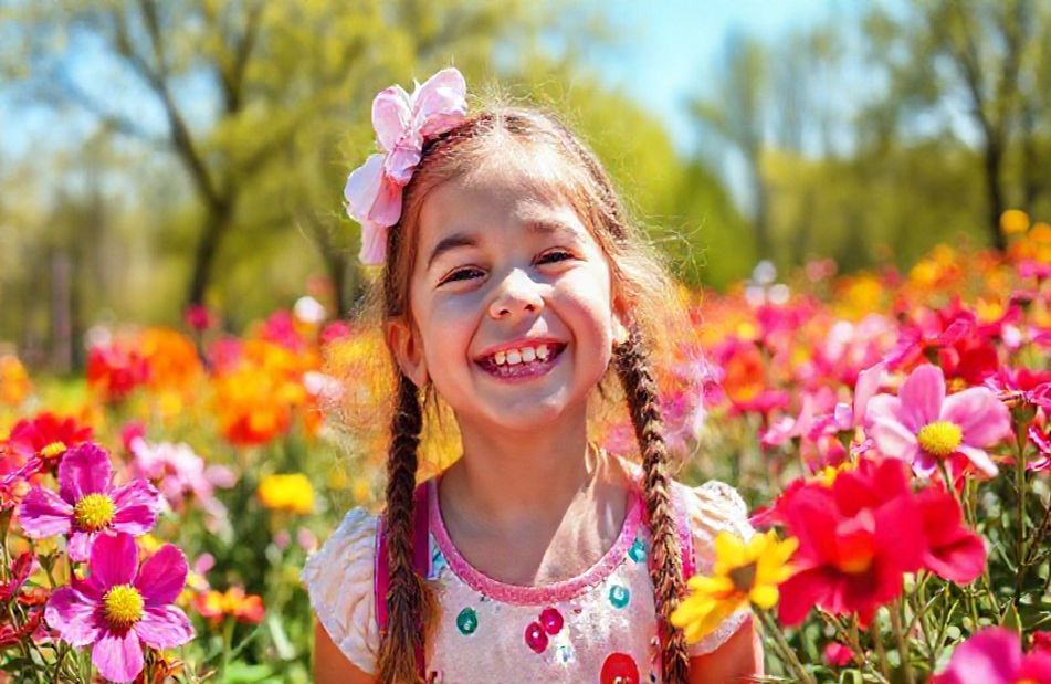 Happy Girl Wallpaper