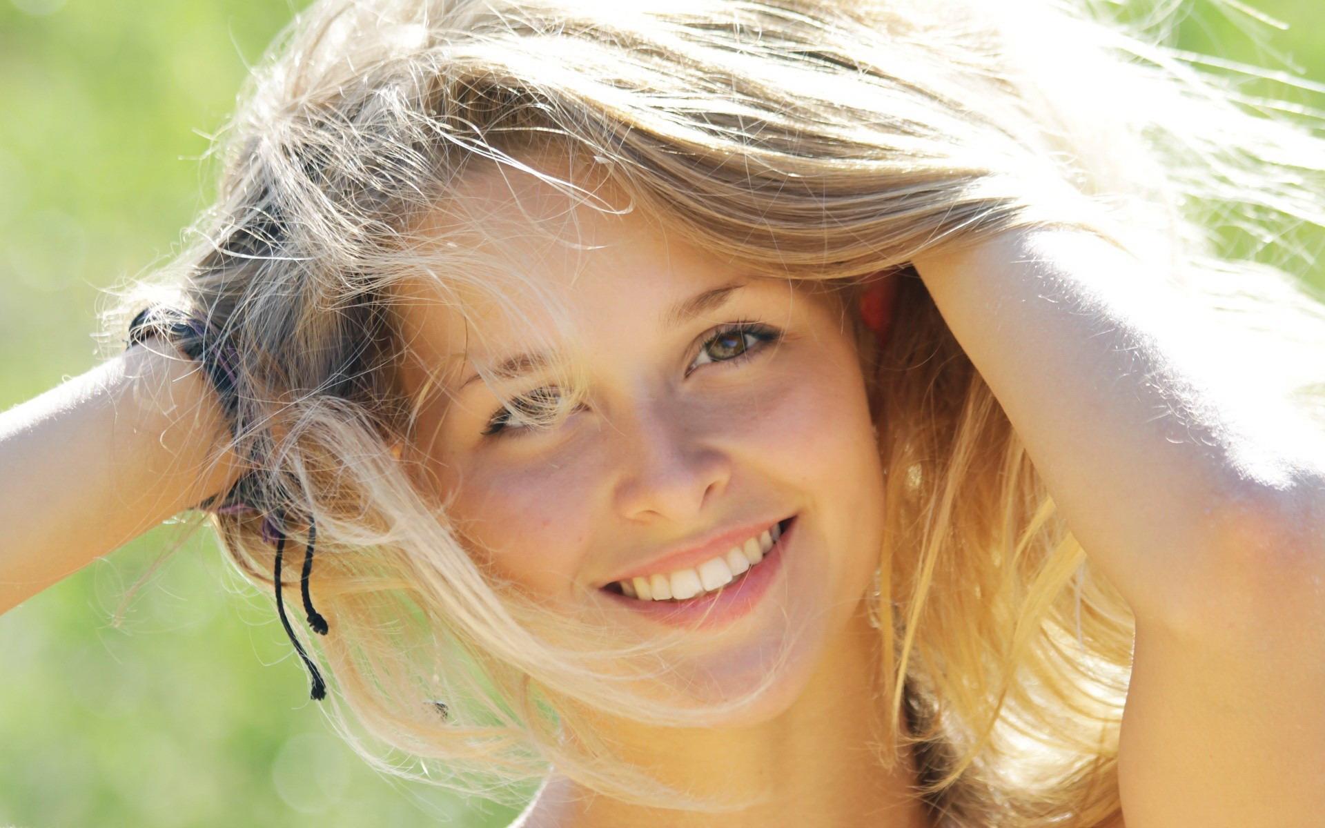 Models Teen Young Smiling Wallpaper Windows Desktop