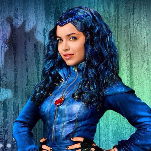 Find Out How The Cast Of Disney S Descendants Reacted To Seeing