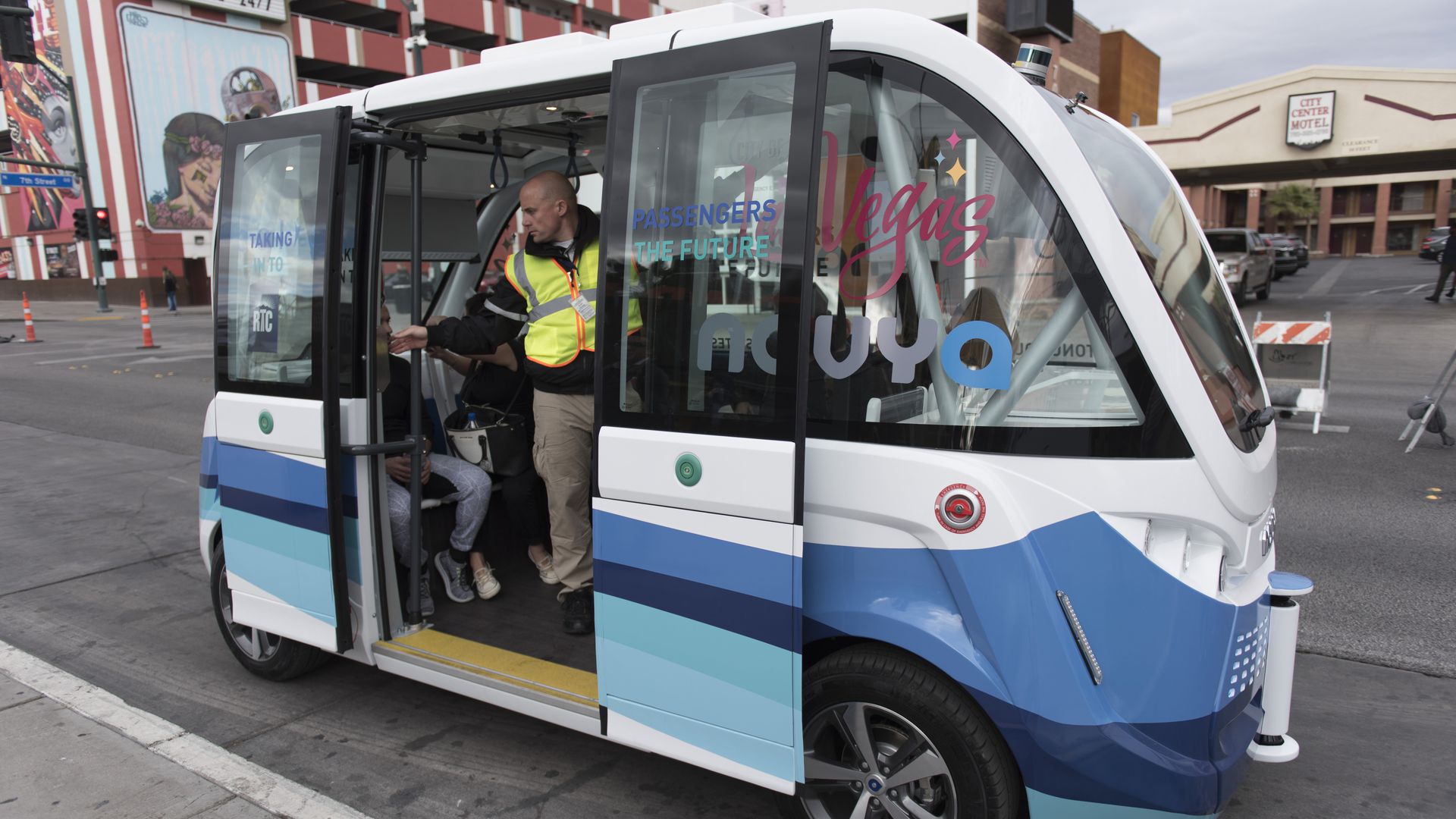 U S Cities Building On Las Vegas Success With Autonomous Buses