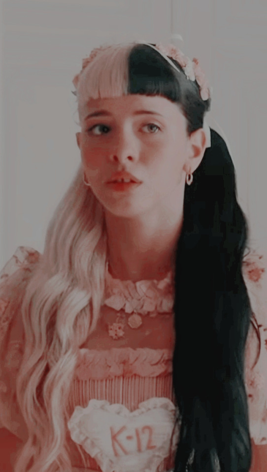 Free Download Melanie Martinez K12 Hd Wallpapers Backgrounds Download 542x960 For Your Desktop 