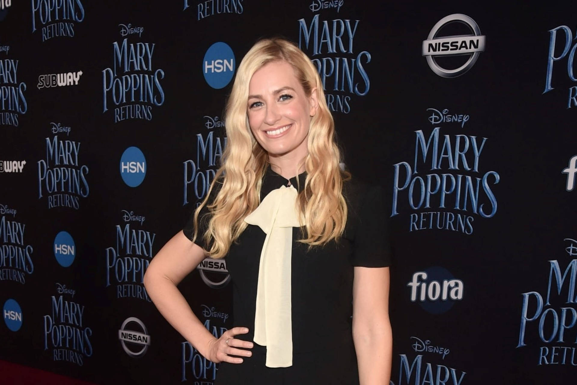 Pap Is De Parede Beth Behrs Wallpaper
