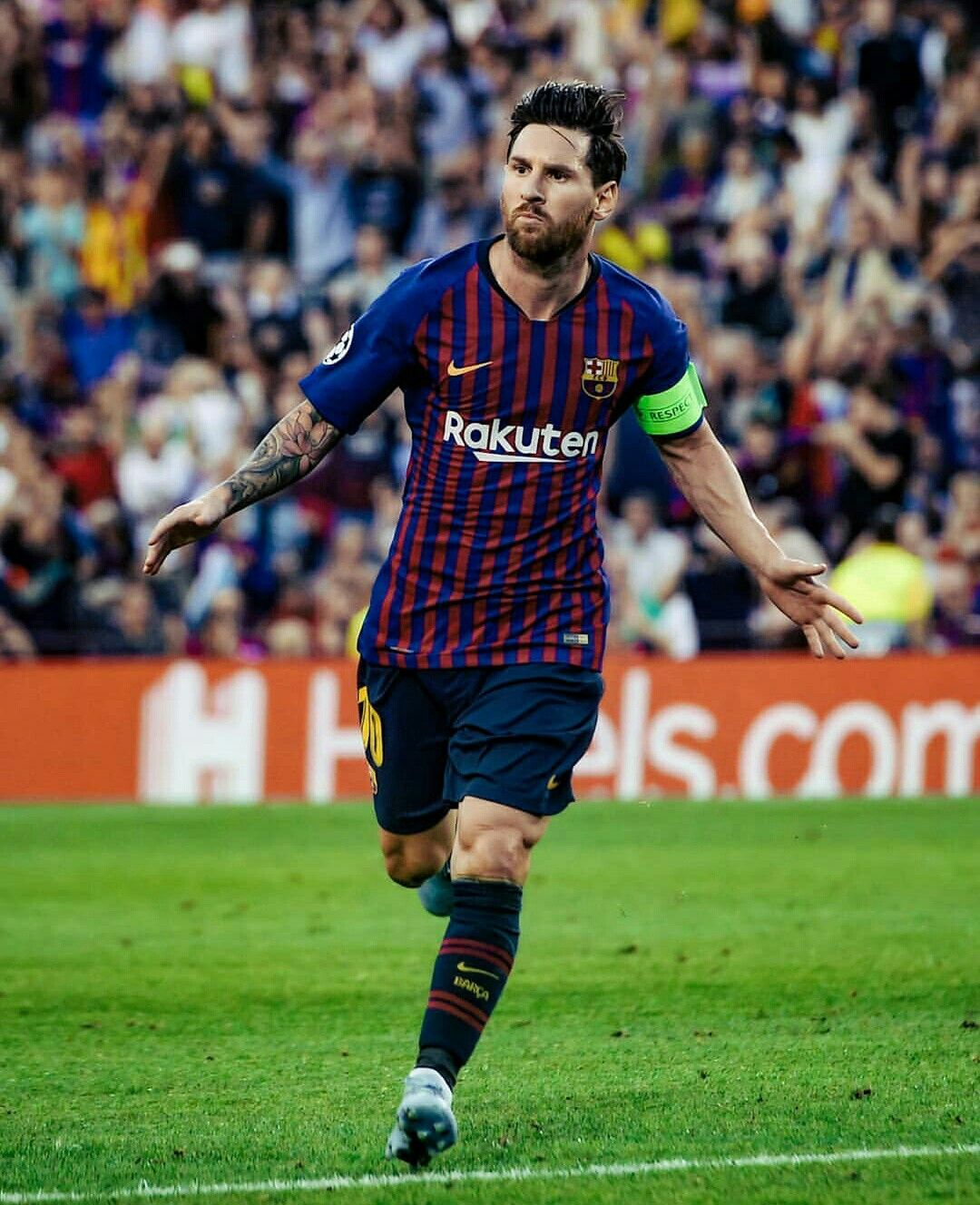 LeoMessi gets the first goal for UEFA 201819 and then two more