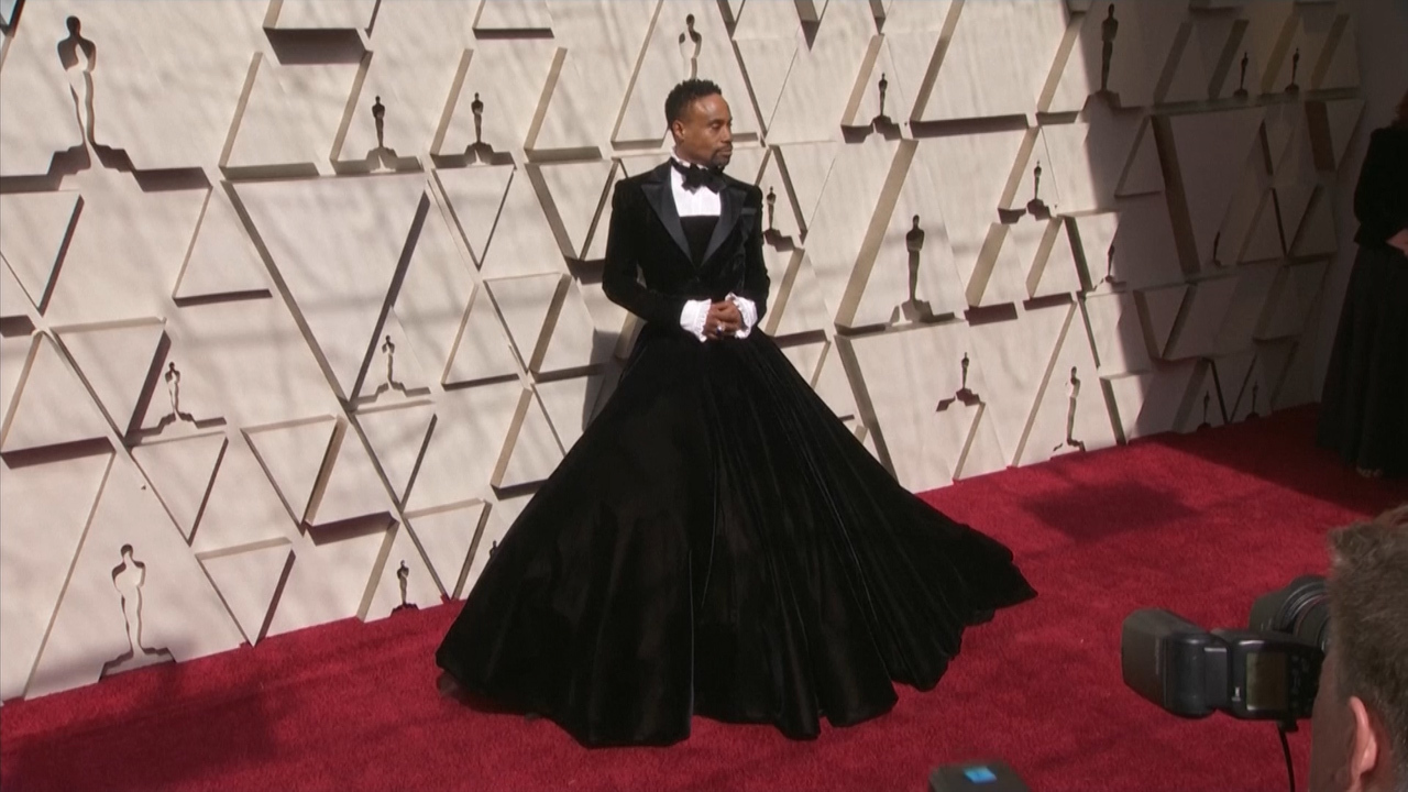 Billy Porter Wows Oscars Red Carpet In Christian Siriano Tuxedo
