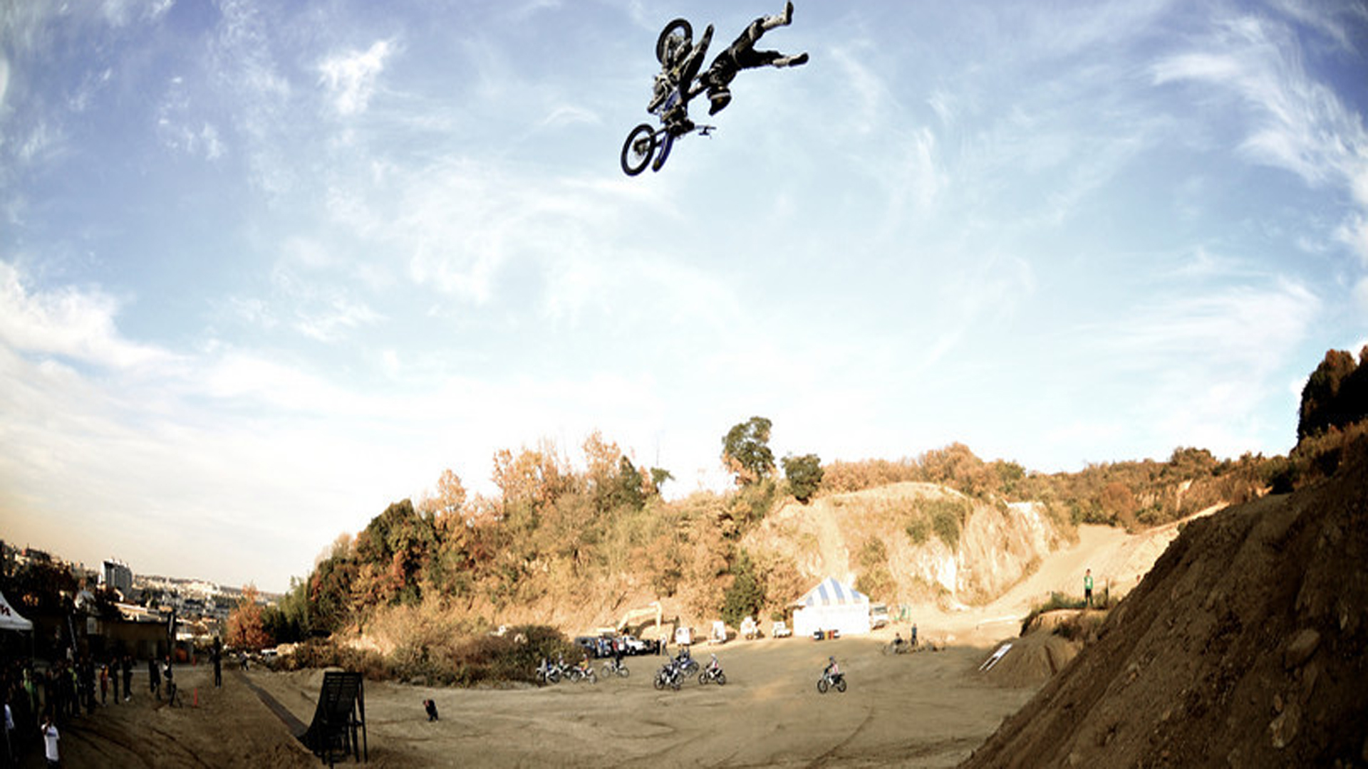 Dirt Bike Stunt   Wallpaper 34224