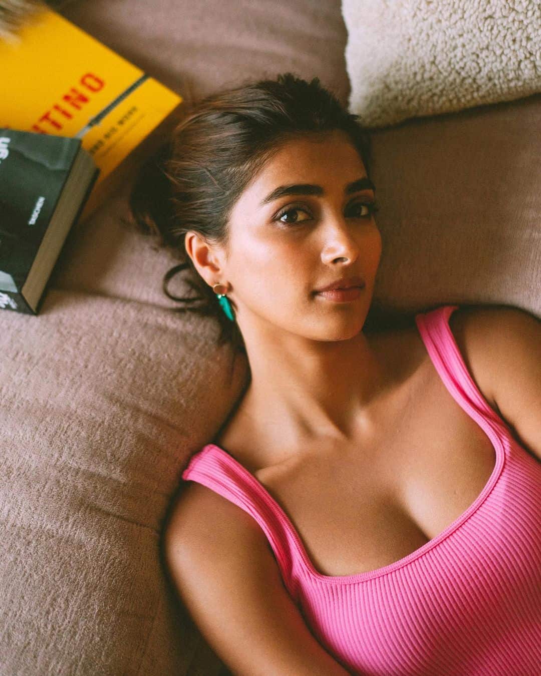 Amazing Collection Of Over Full 4k Image Featuring Pooja Hegde Wallpaper