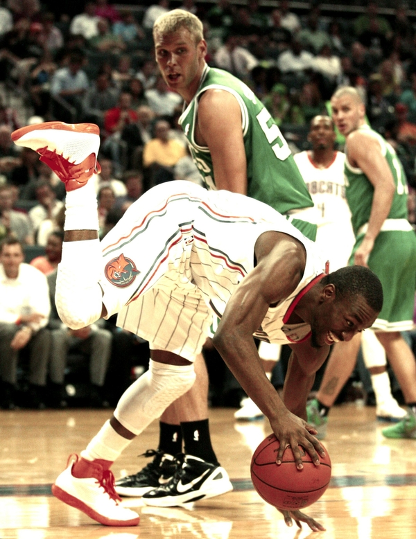 Boston Celtics Charlotte Bobcats Kemba Walker Spalding Wallpaper