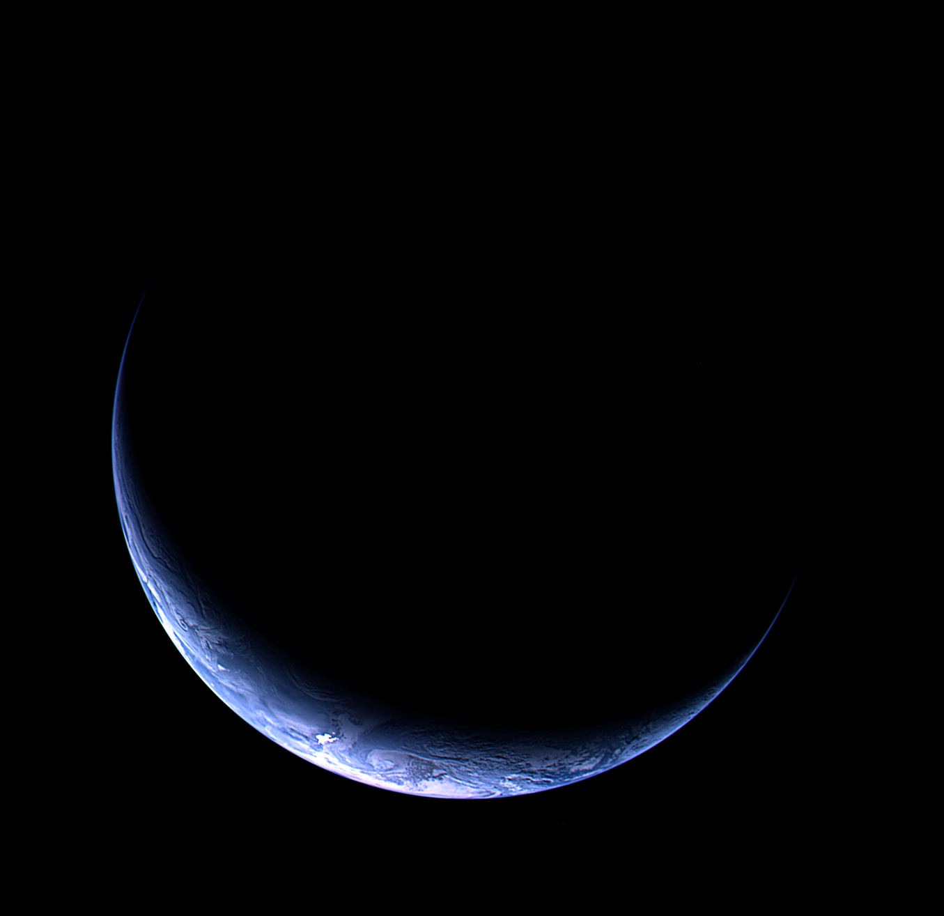 Apod November Crescent Earth From The Departing