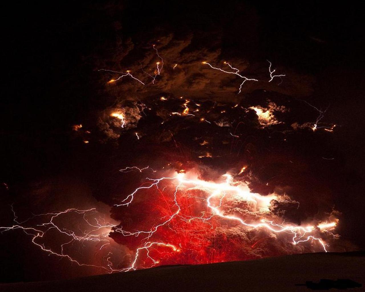 Volcano Lightning High Quality And Resolution Wallpaper