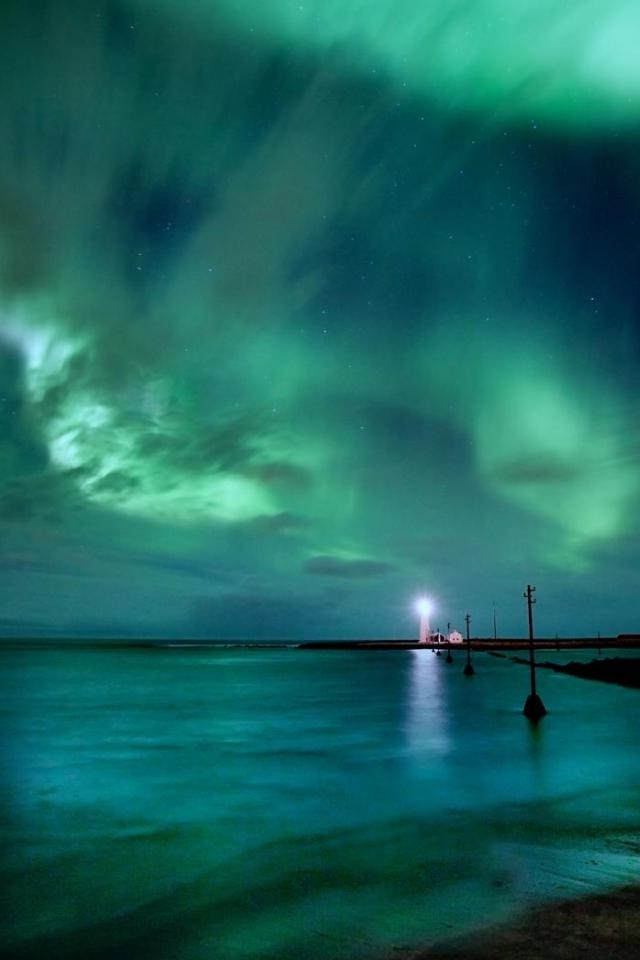 Aurora Borealis iPhone HD Wallpaper