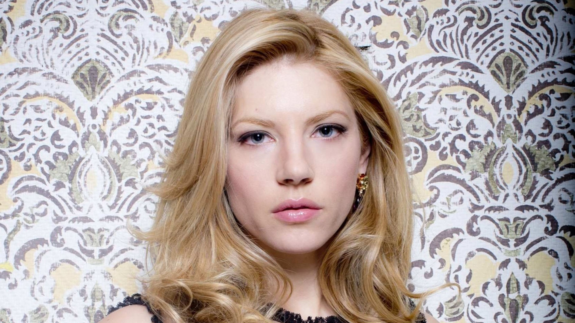 Katheryn Winnick Wallpaper Image Photos Pictures Background