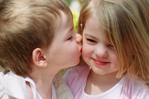  Kids Children kids cute baby girl baba kiss image picture wallpaper