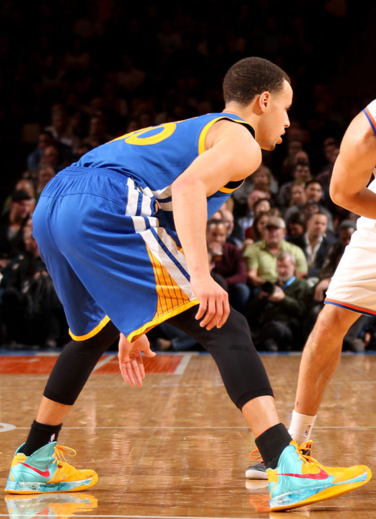 Stephen Curry Scores Points Wearing Nike Zoom Hyperfuse Pe