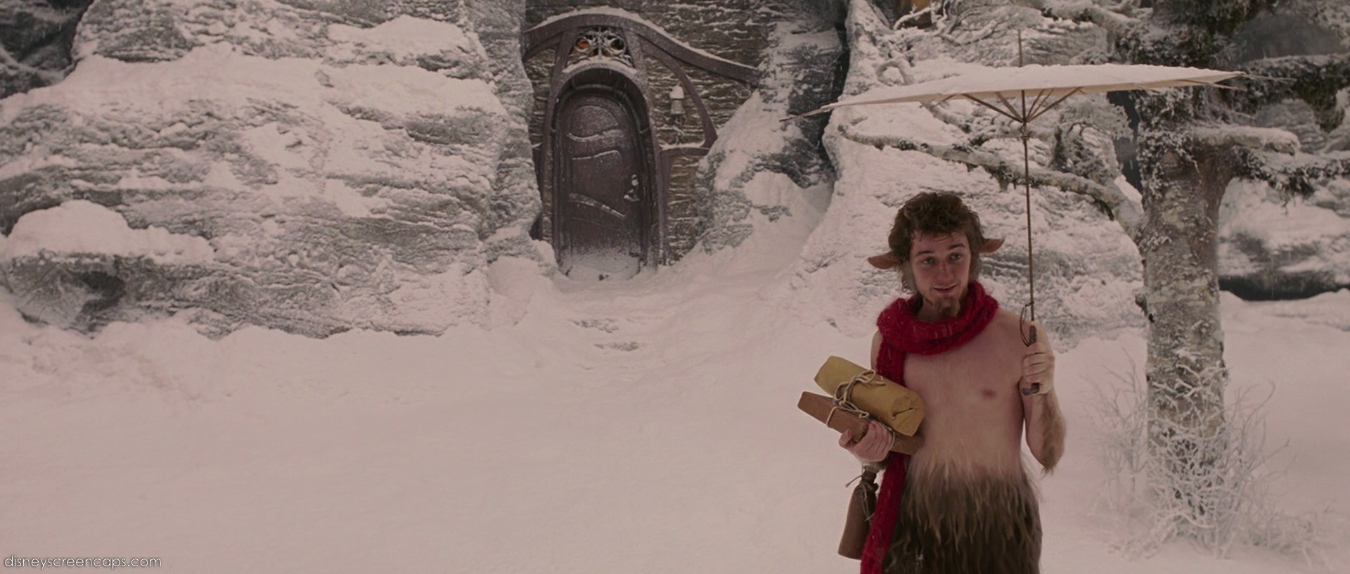 Pictures Of Lucy Pevensie And Mr Tumnus The Chronicles