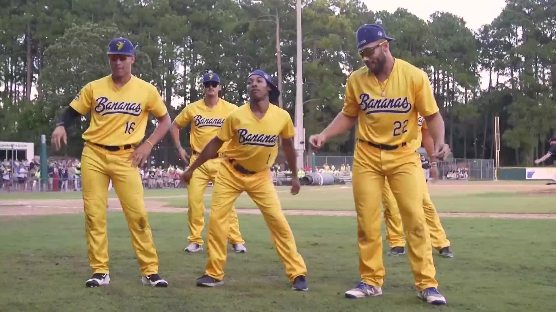 The Savannah Bananas Crazy Minor League Baseball Team Wgn Tv