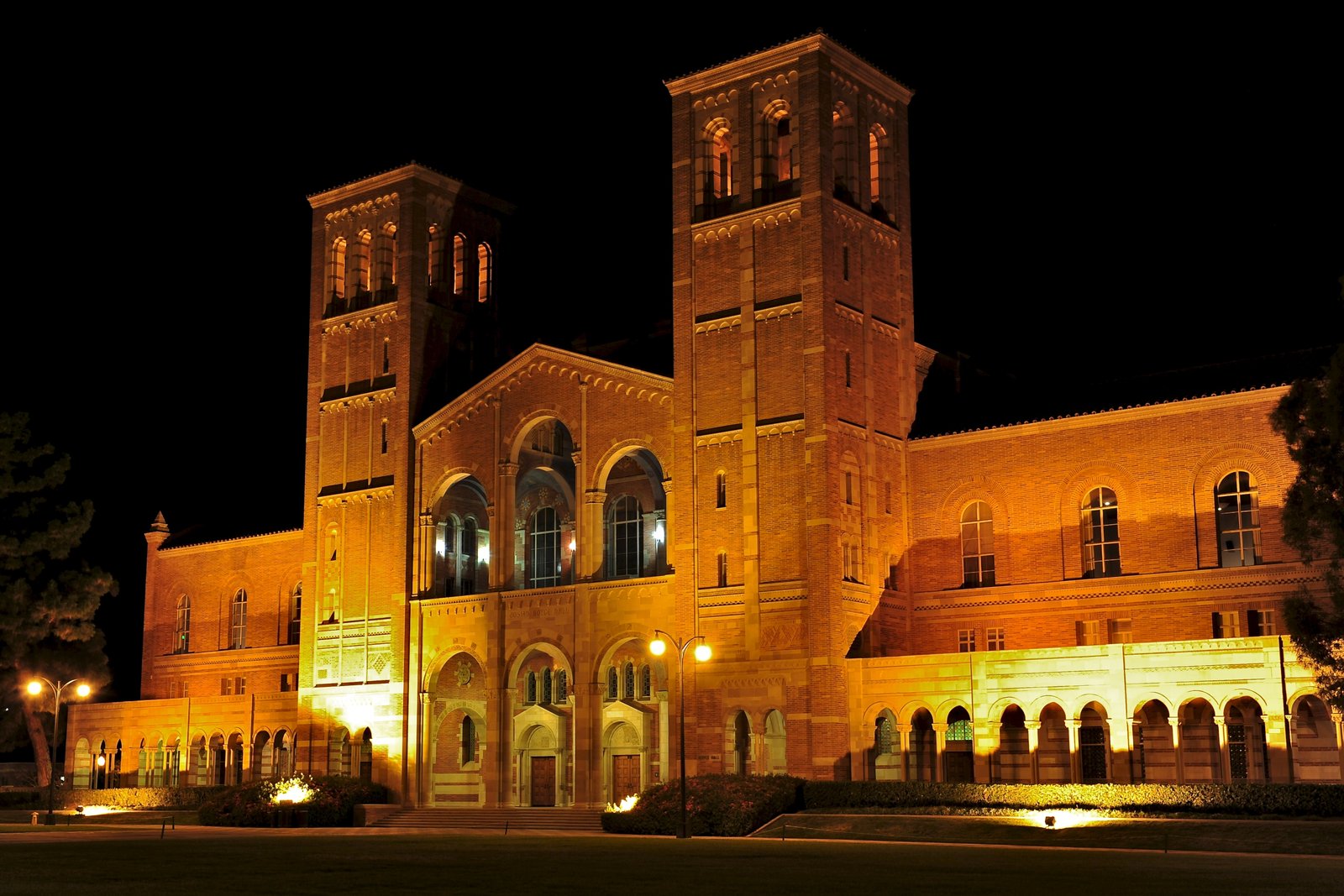 Wallpaper And Pictures Ucla University Royce Hall At Night HD