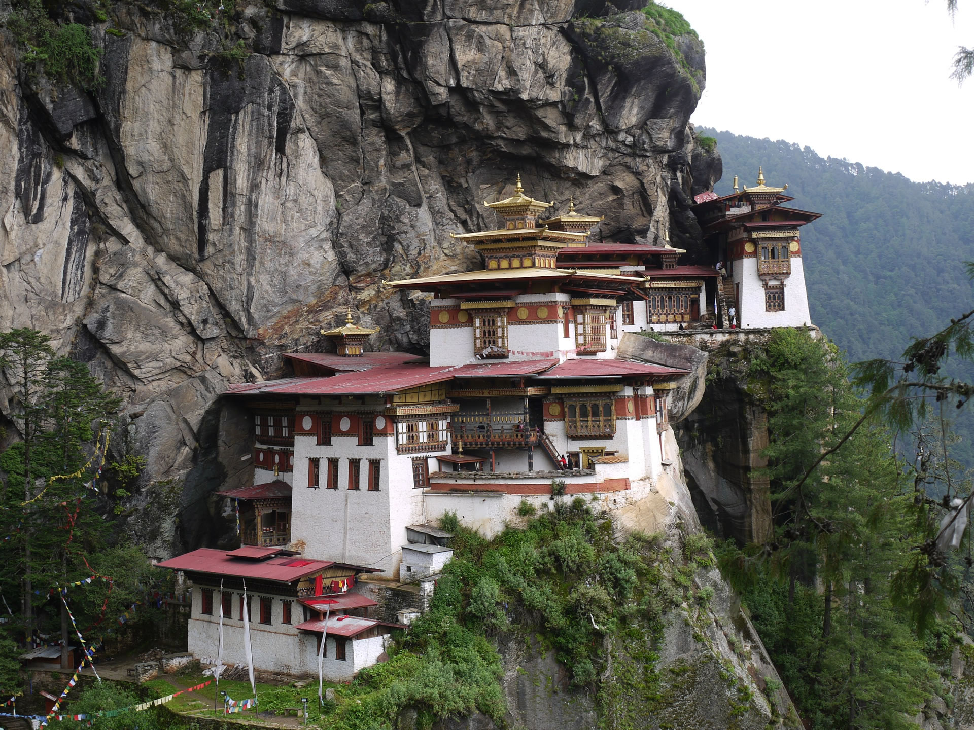 Bhutan Rock Houses HD Windows Wallpaper