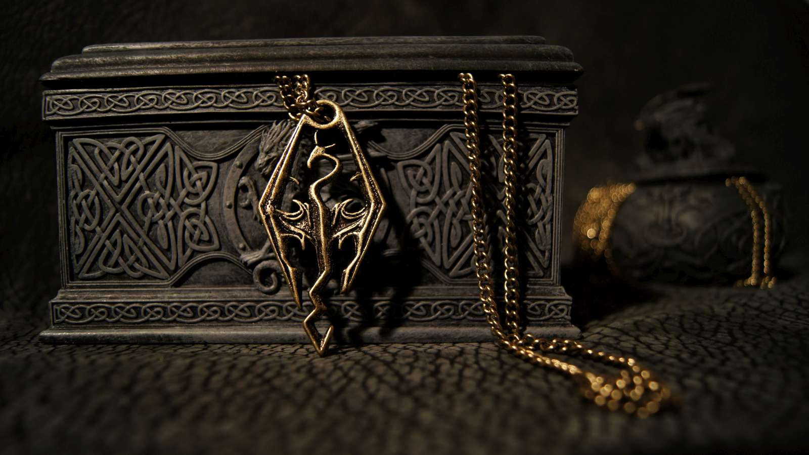 Dragonborn Skyrim Pendant Of The Imperial Legion Gold