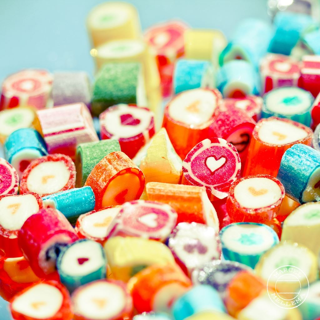 Cute Lovely Colorful Candies iPad Wallpaper