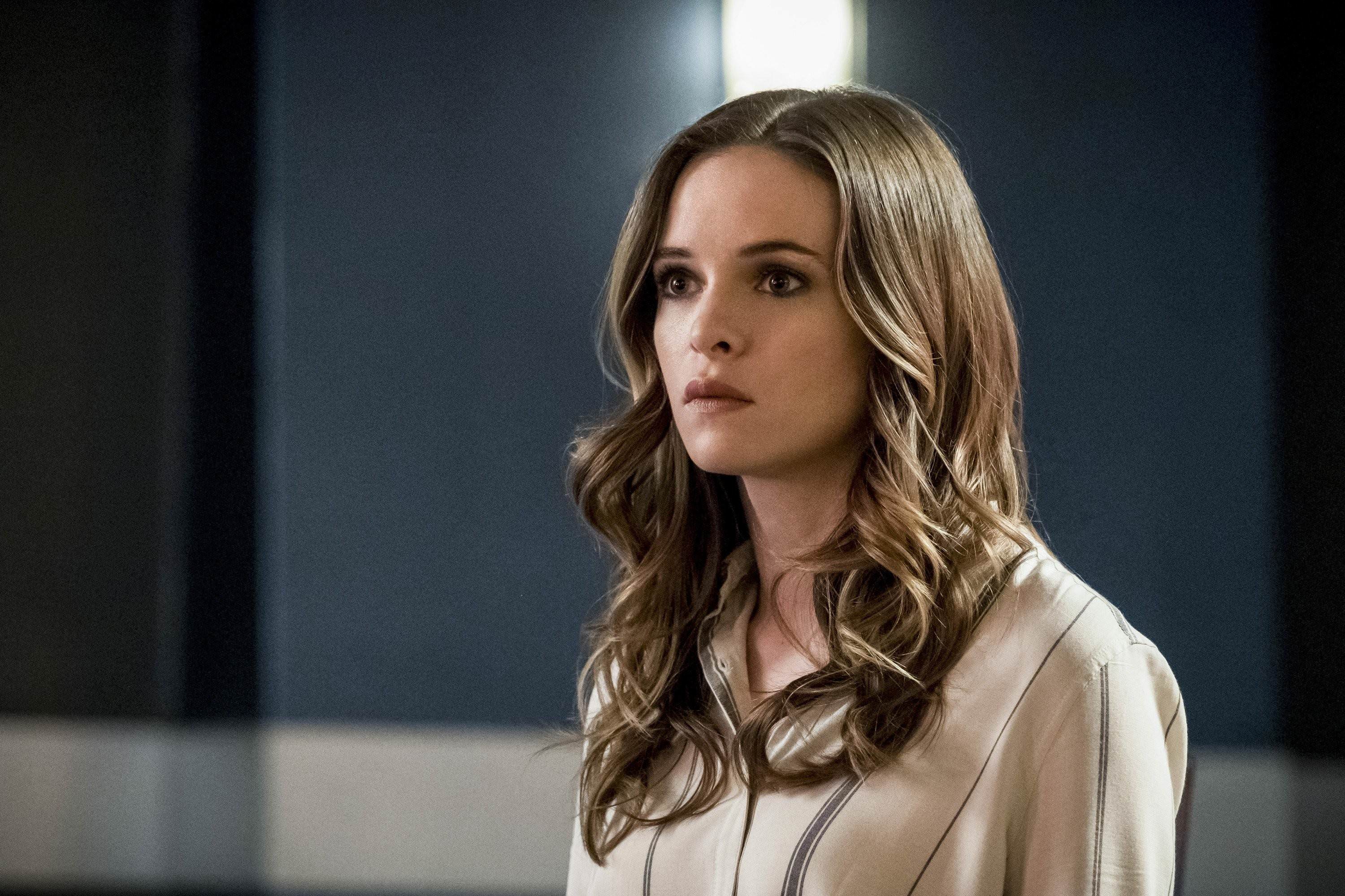 Danielle Panabaker In Caitlin Snow HD Wallpaper