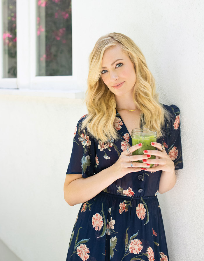 Beth Behrs Computer Background Wallpaper