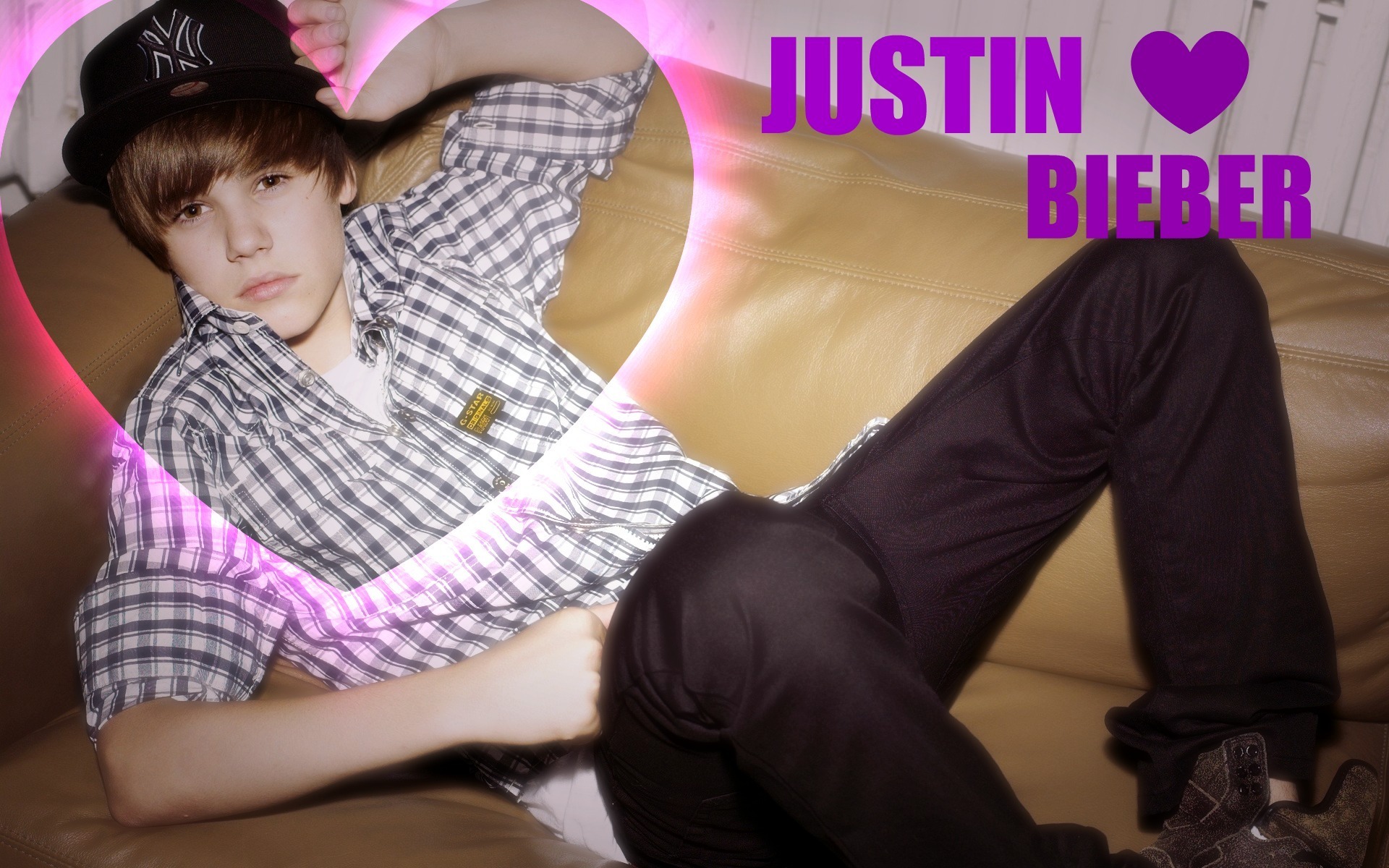  at a JB Wallpaper Justin Bieber Wallpaper