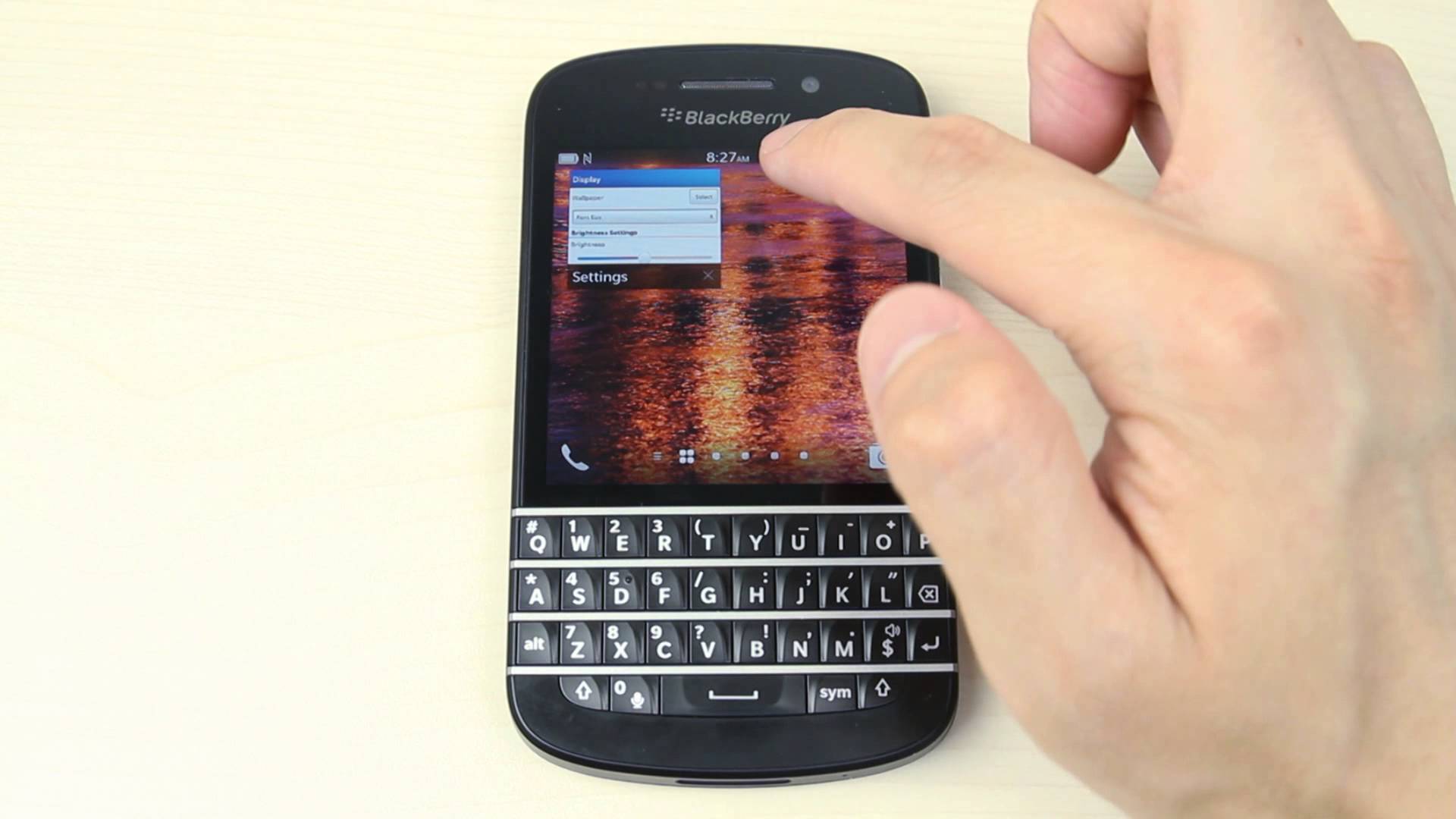 How To Change The Wallpaper On Blackberry Q10