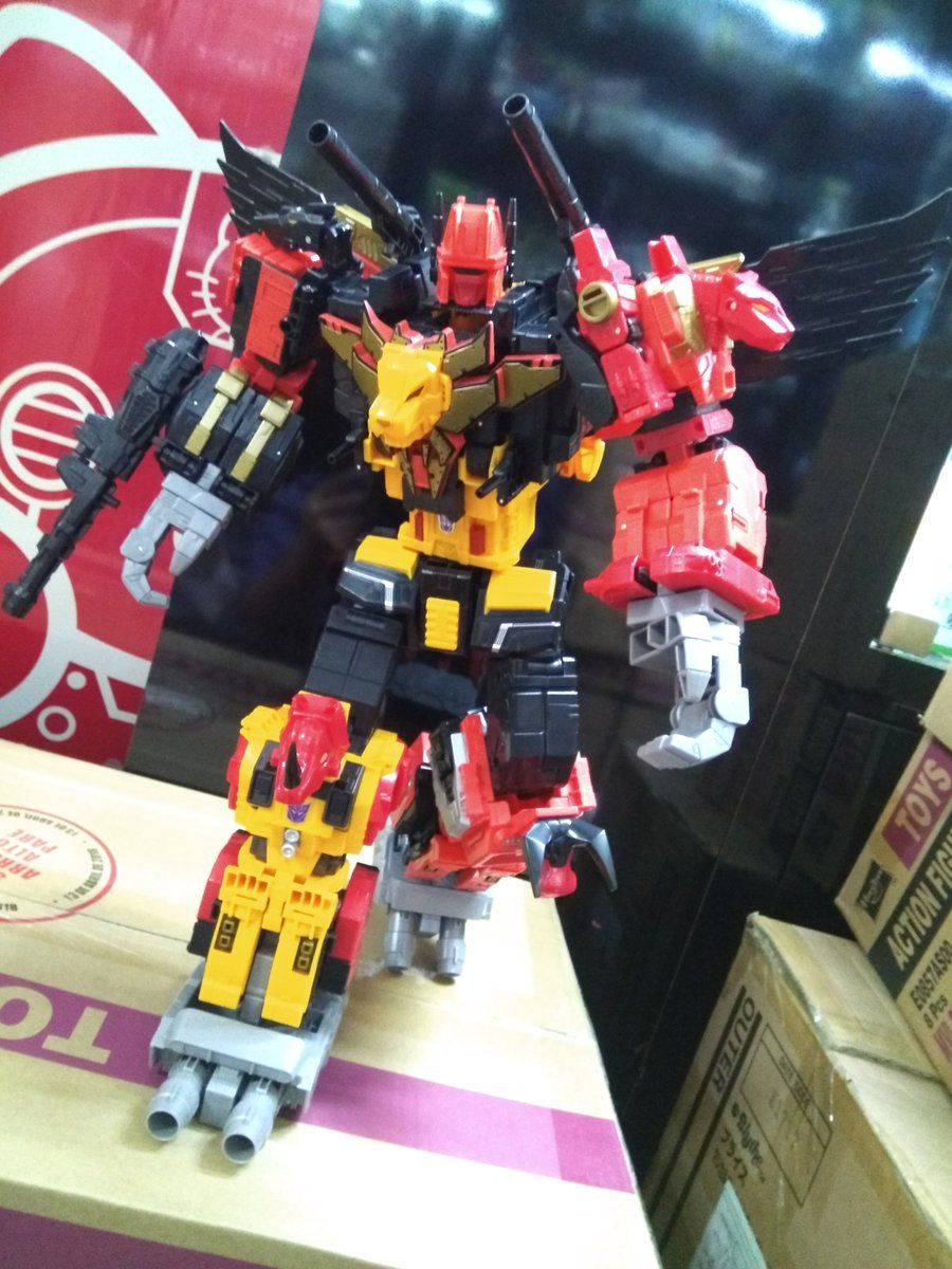In Hand Image Of Transformers Power The Primes Predaking