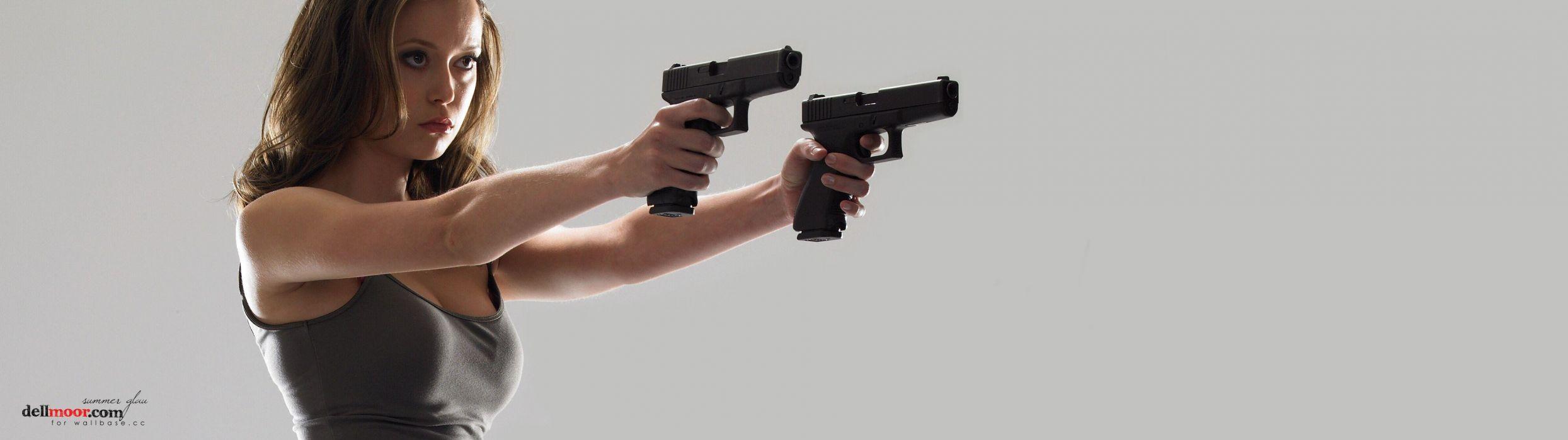 Women Pistols Guns Summer Glau Glock Terminator The Sarah Connor