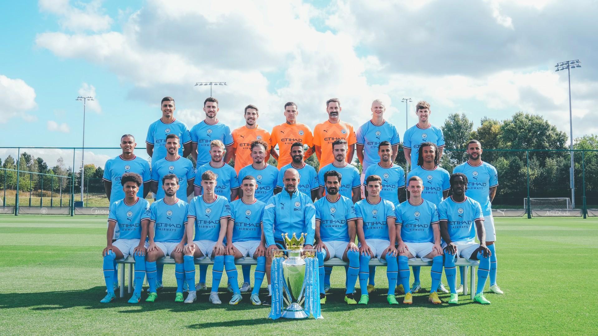First Team Pose For Official Photo